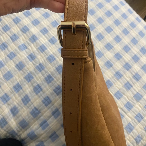 Elegant Tan Hobo Bag - Picture 3 of 6
